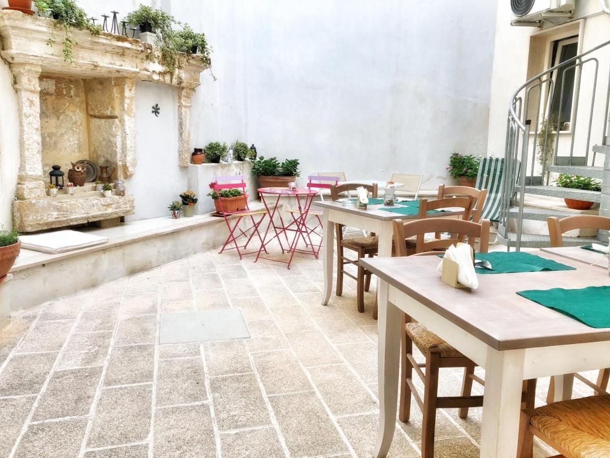 Palazzo Salia Bed & Breakfast Lecce Exterior photo